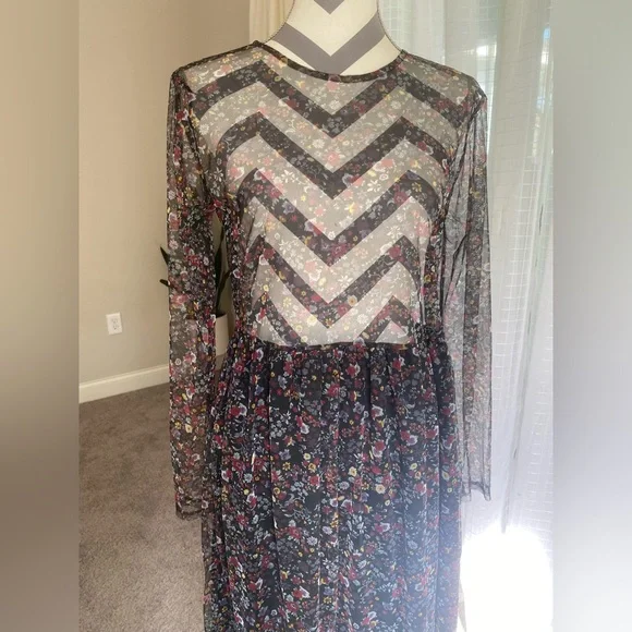 ASOS/FIRST AND I - Picture 6 of 7